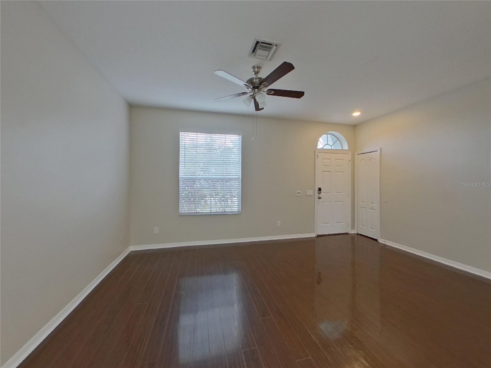 TIERRA DEL SOL PH 01 - Residential Lease