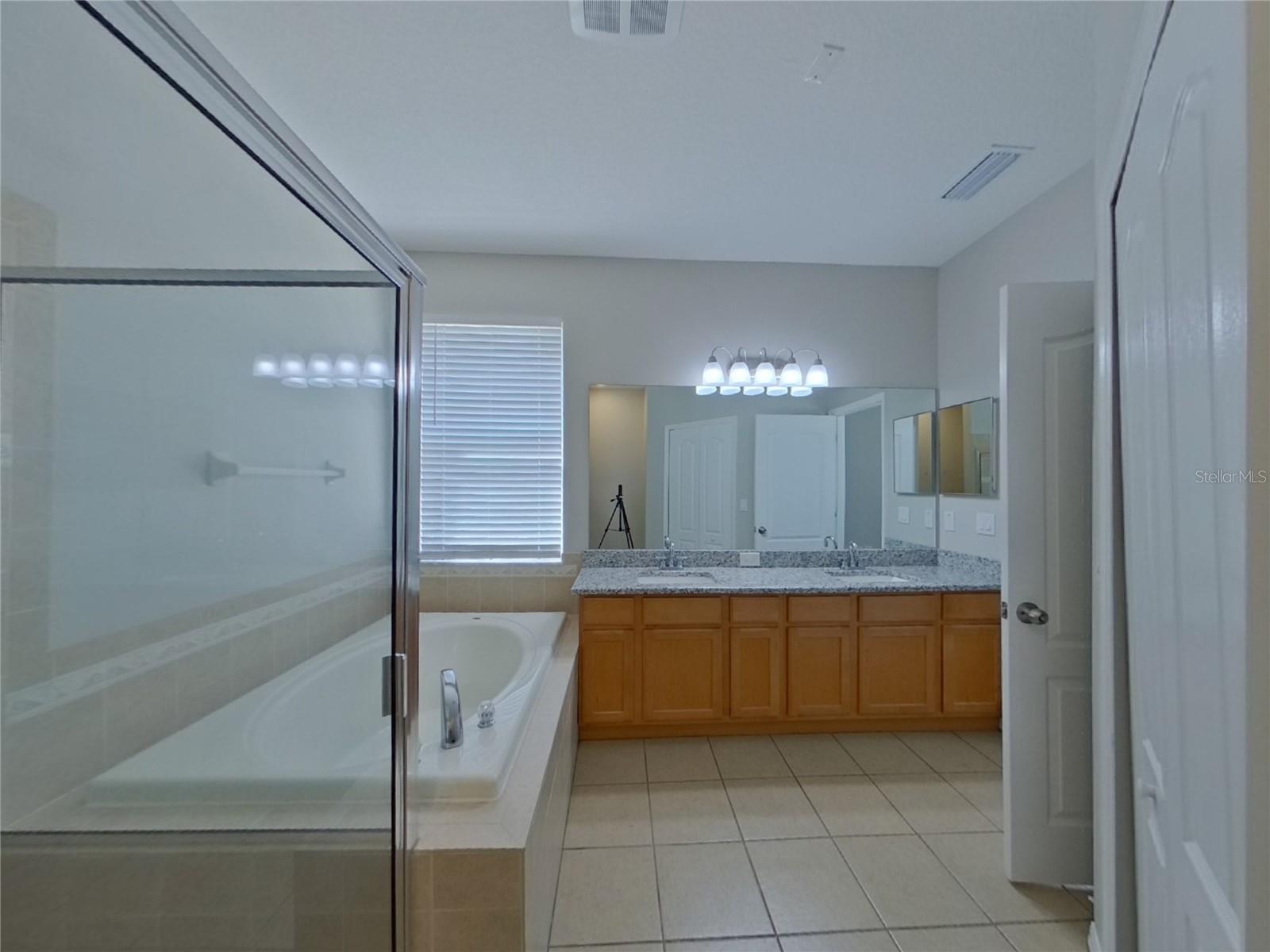 TIERRA DEL SOL PH 01 - Residential Lease