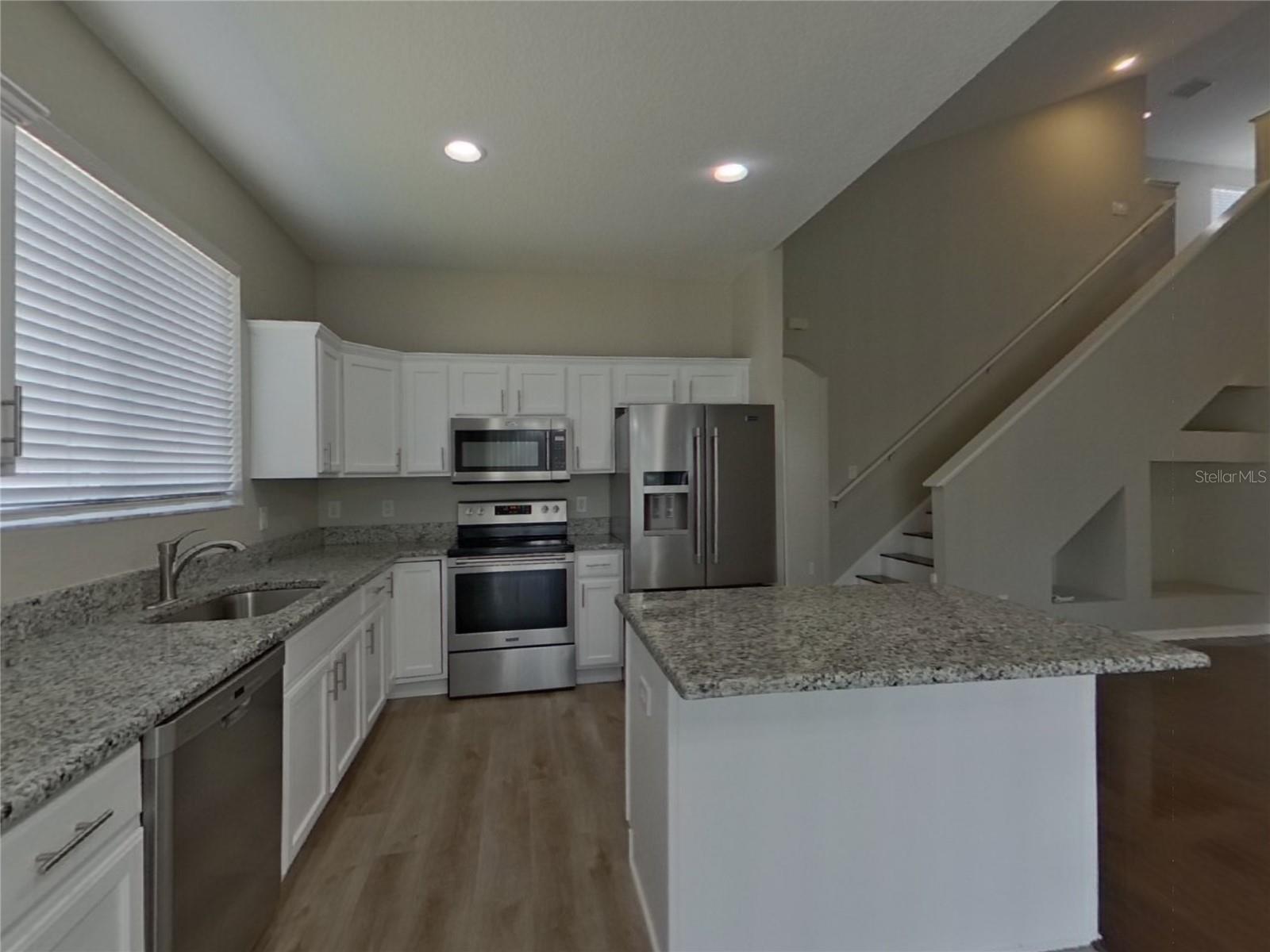 TIERRA DEL SOL PH 01 - Residential Lease