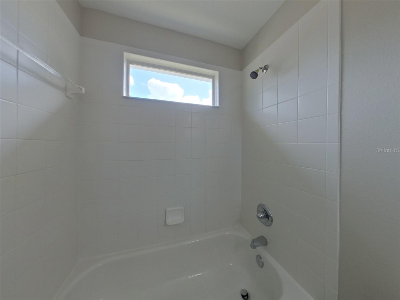 TIERRA DEL SOL PH 01 - Residential Lease