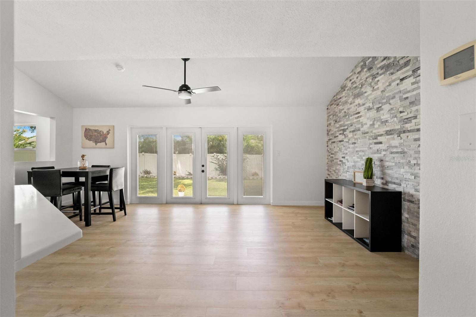 COUNTRY VILLAS - Residential