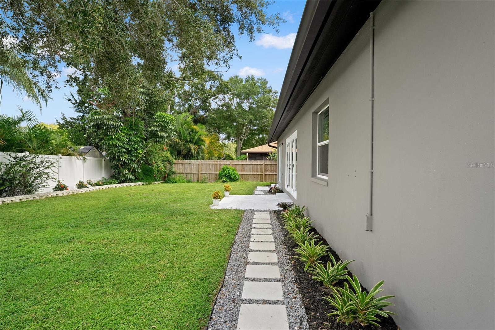 COUNTRY VILLAS - Residential