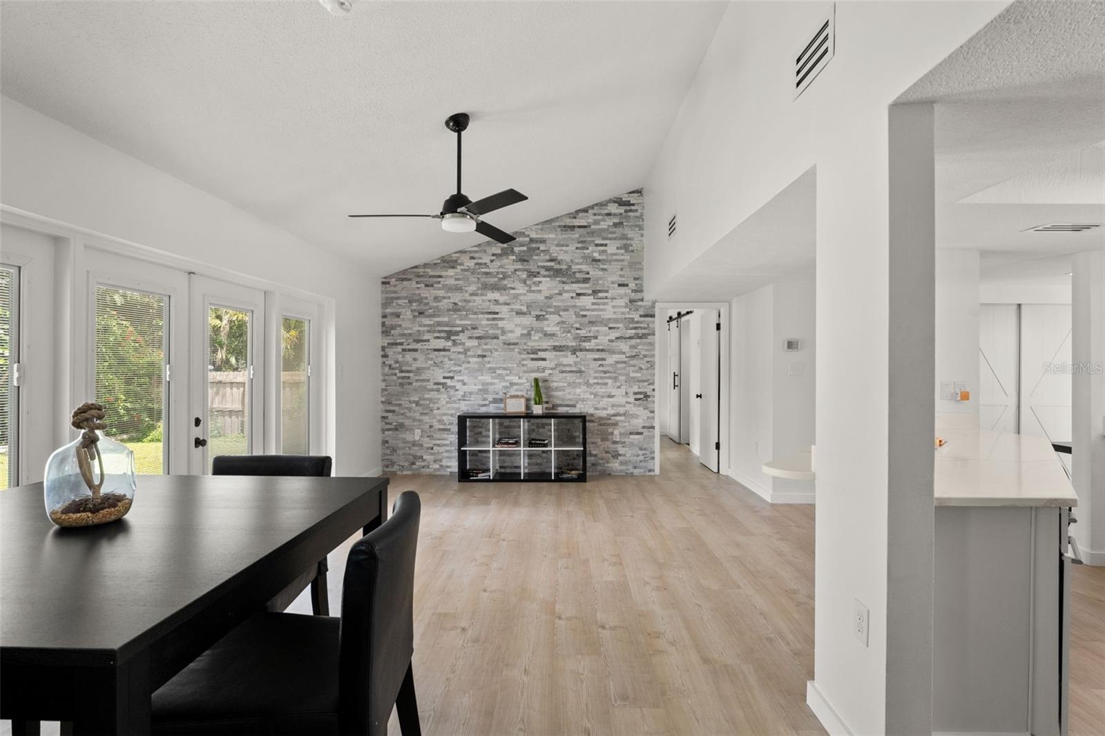 COUNTRY VILLAS - Residential