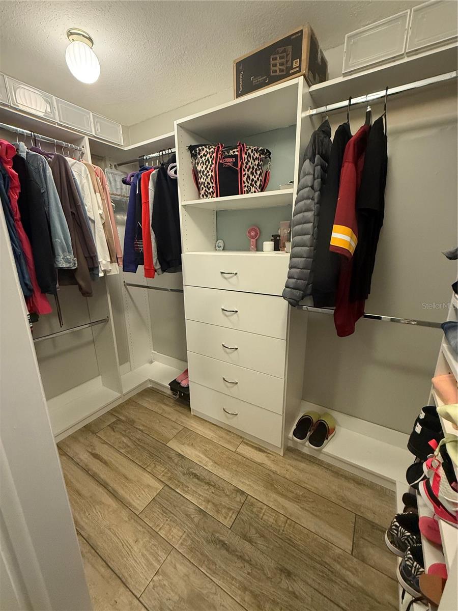 ONE THOUSAND OAKS REP - Residential