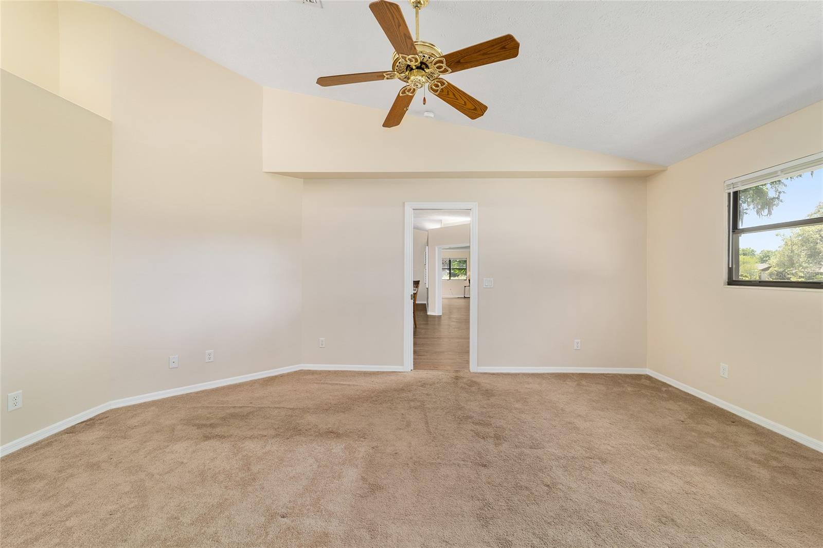 INVERNESS GOLF & COUNTRY CLUB - Residential