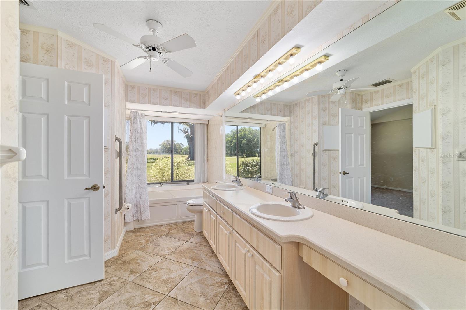 INVERNESS GOLF & COUNTRY CLUB - Residential