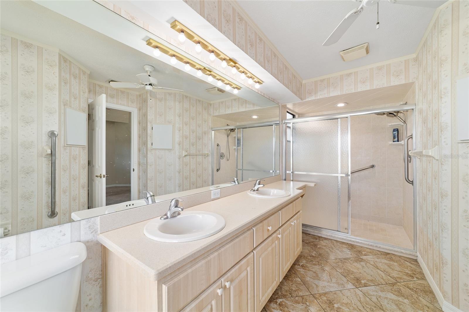 INVERNESS GOLF & COUNTRY CLUB - Residential