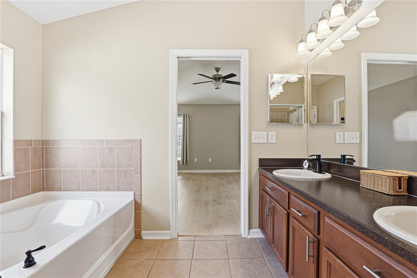 OAK CREEK A-C PH 02 - Residential