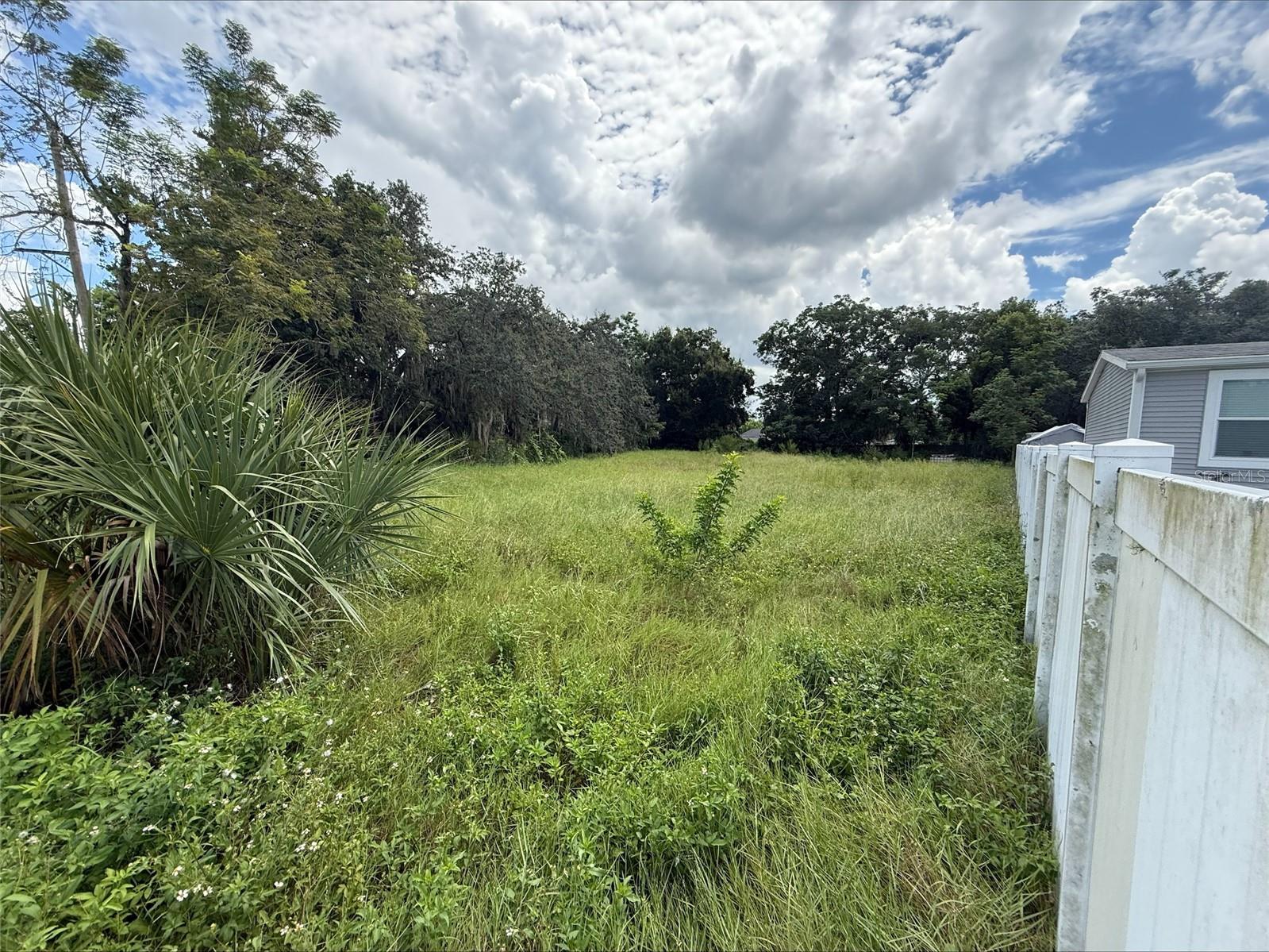 ACREAGE - Land
