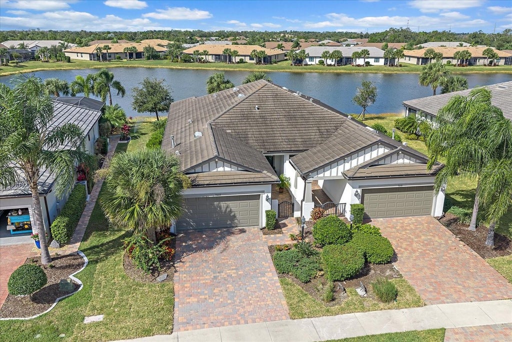 Photo of 7022 Holbrook Cv, Lakewood Ranch, FL 34202 (MLS # A4710823)