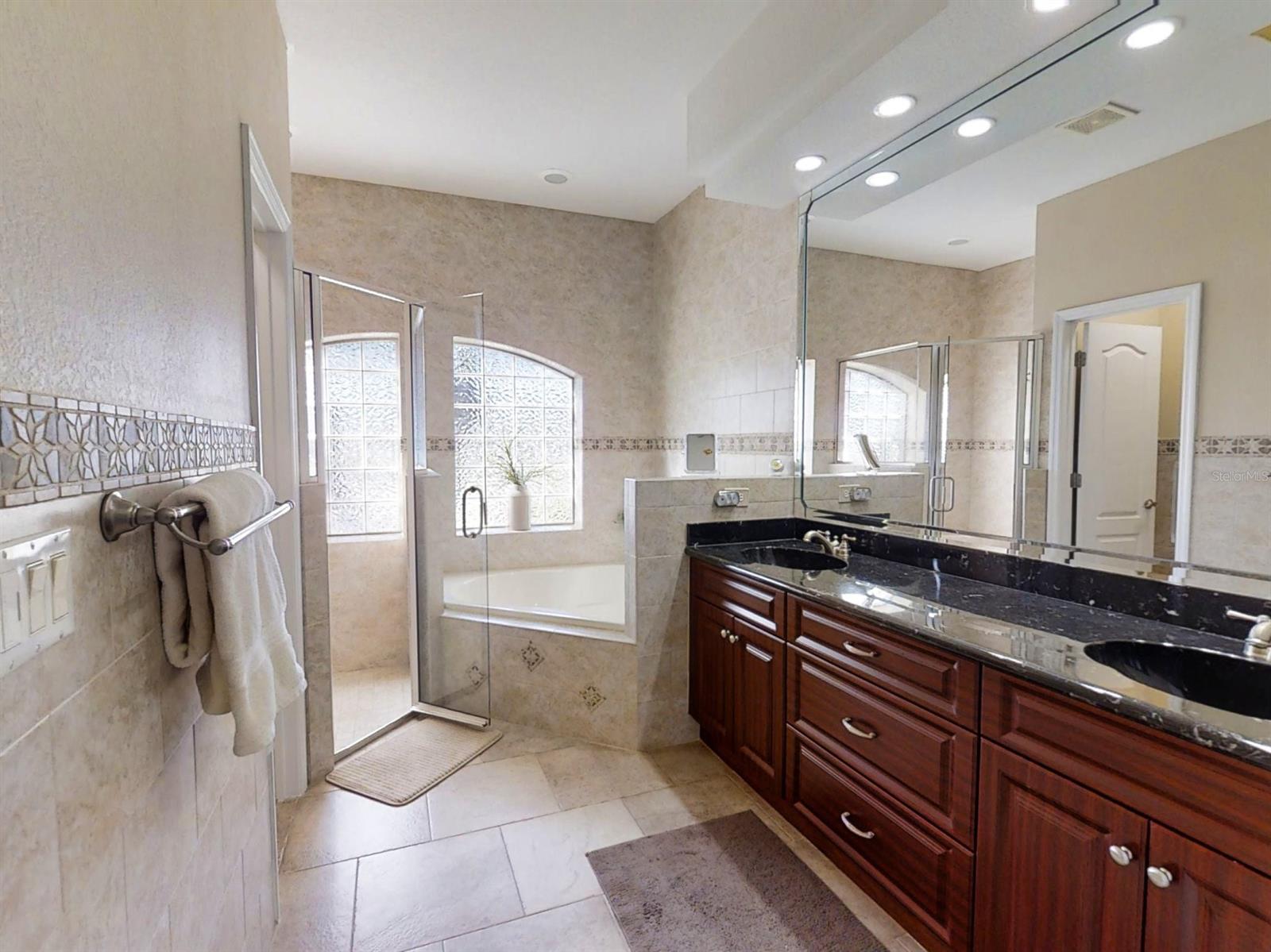 Mangroves/Inlet Shores - Residential