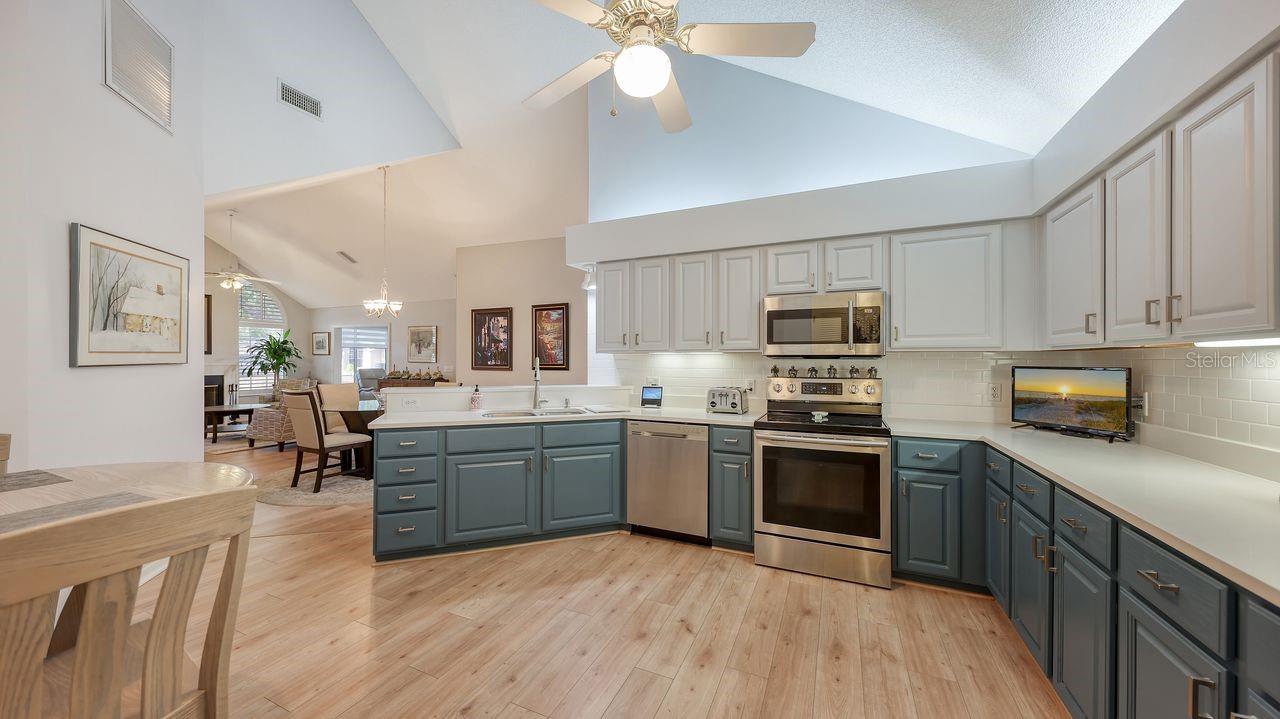 CALUMET AT CENTERGATE 1 - Residential