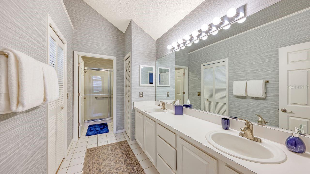 CALUMET AT CENTERGATE 1 - Residential