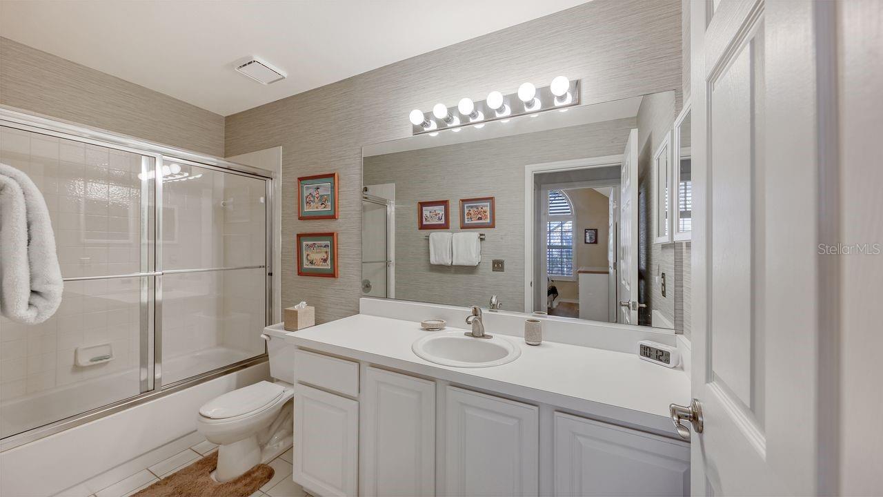 CALUMET AT CENTERGATE 1 - Residential