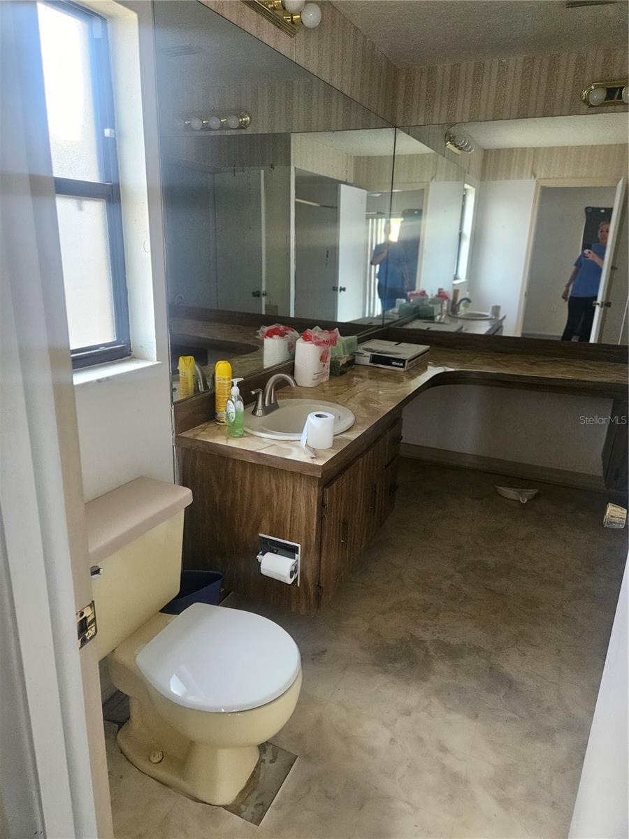 HOLIDAY LAKES WEST - Residential