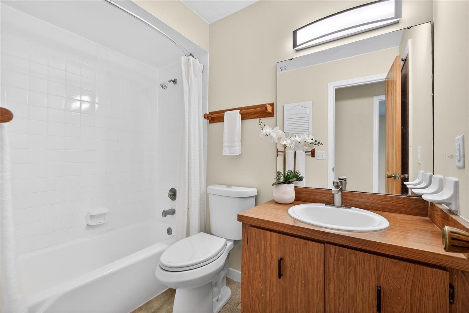 HOWELL ESTATES REP - Residential