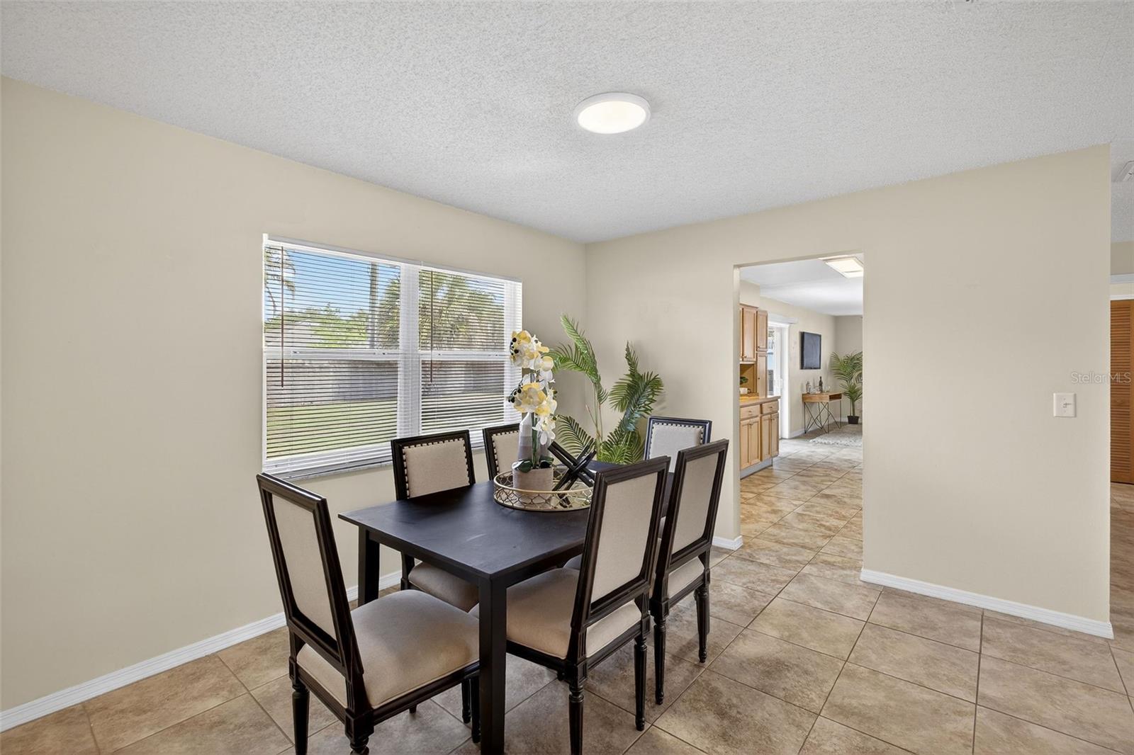 HOWELL ESTATES REP - Residential