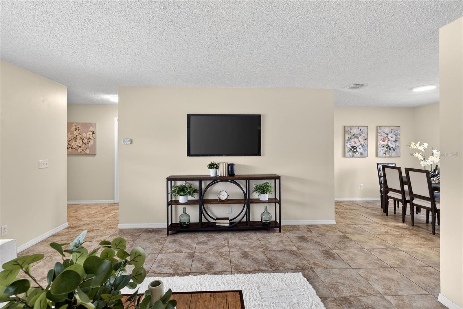 HOWELL ESTATES REP - Residential