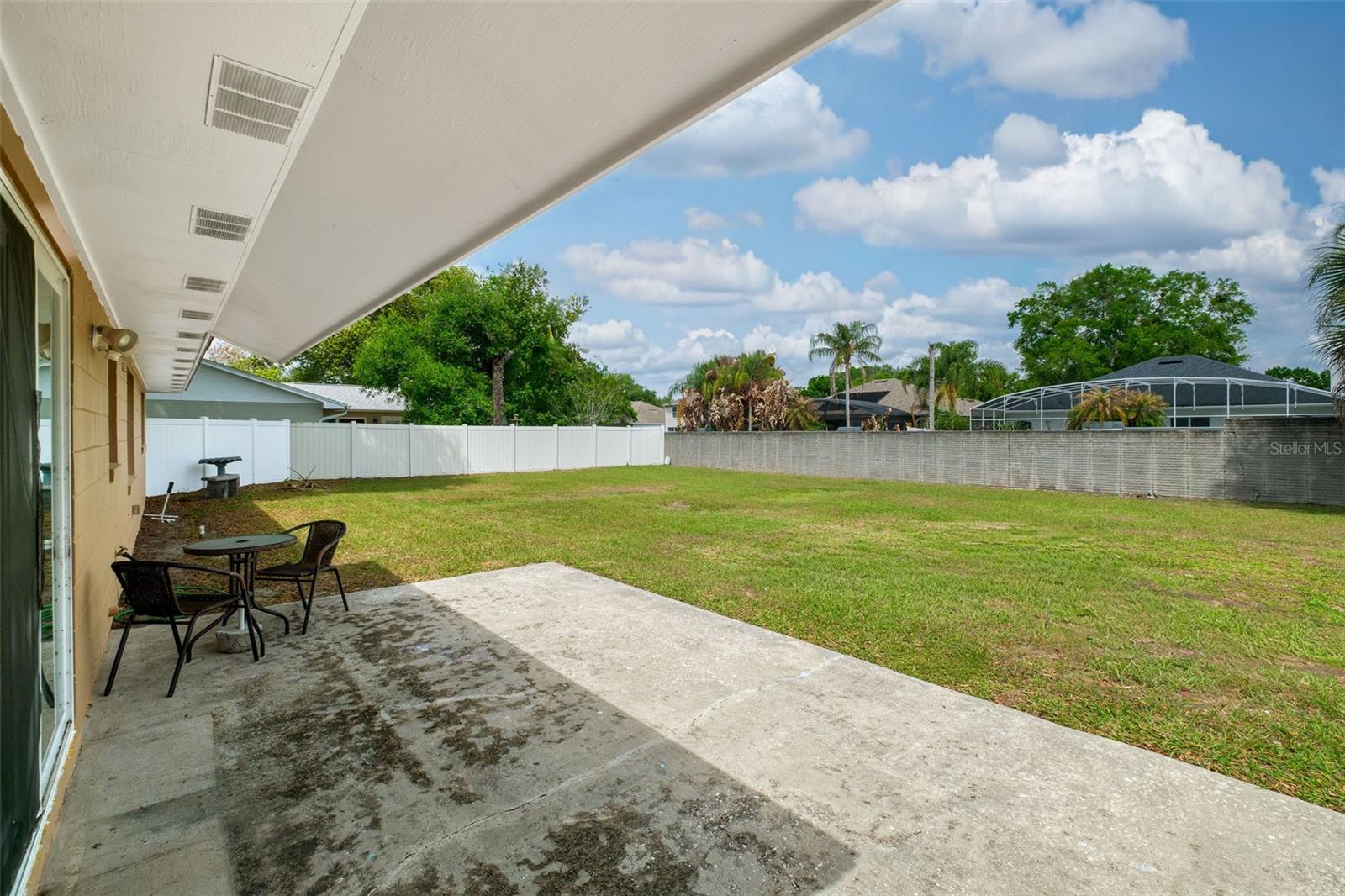 HOWELL ESTATES REP - Residential