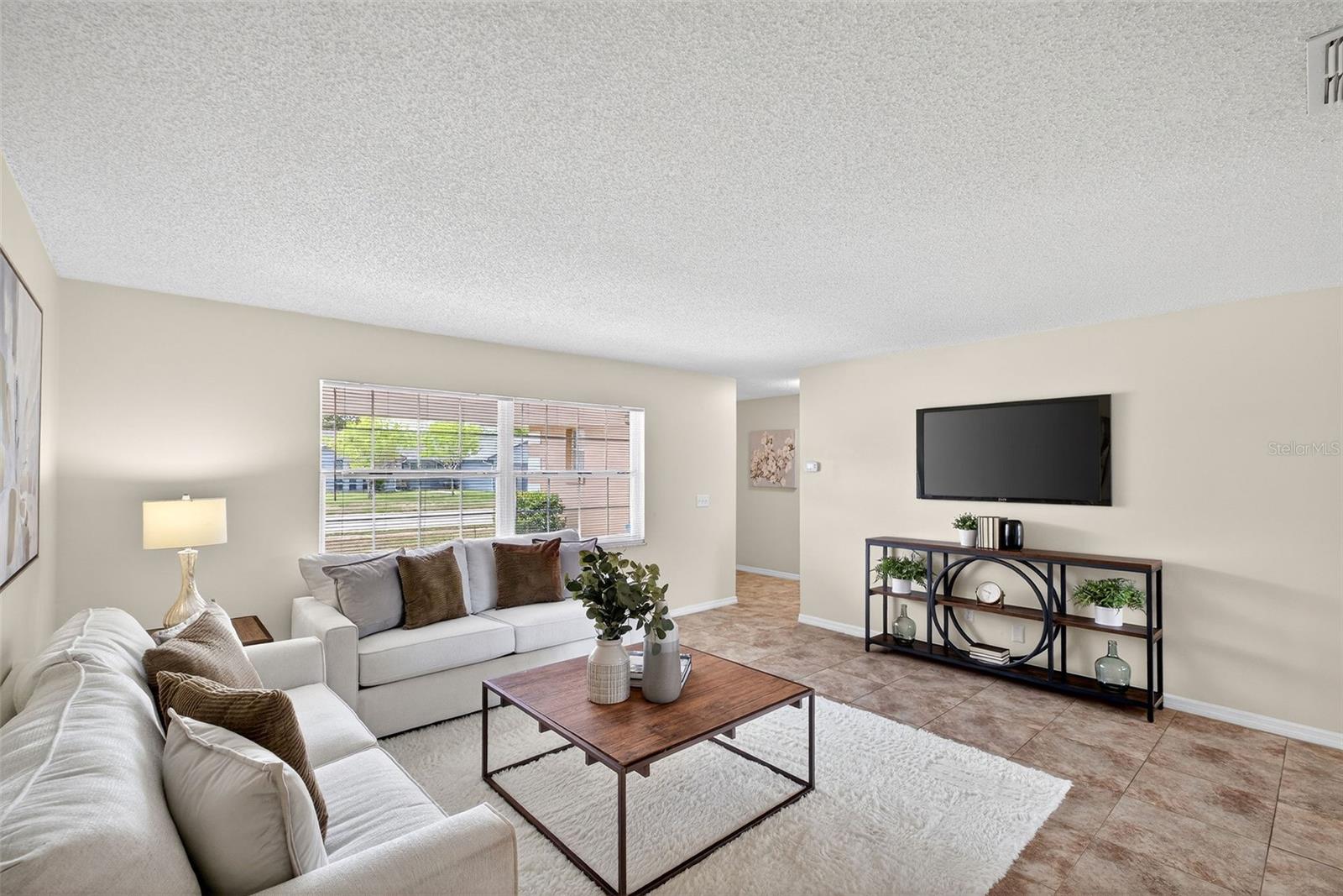 HOWELL ESTATES REP - Residential