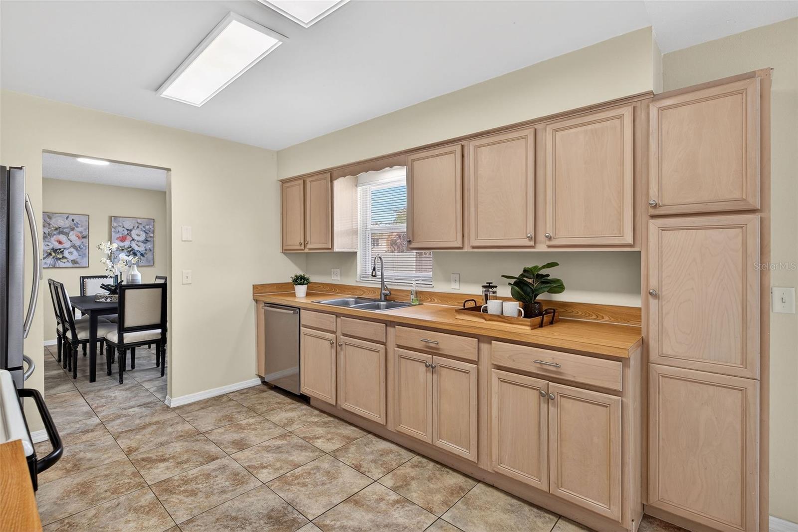 HOWELL ESTATES REP - Residential