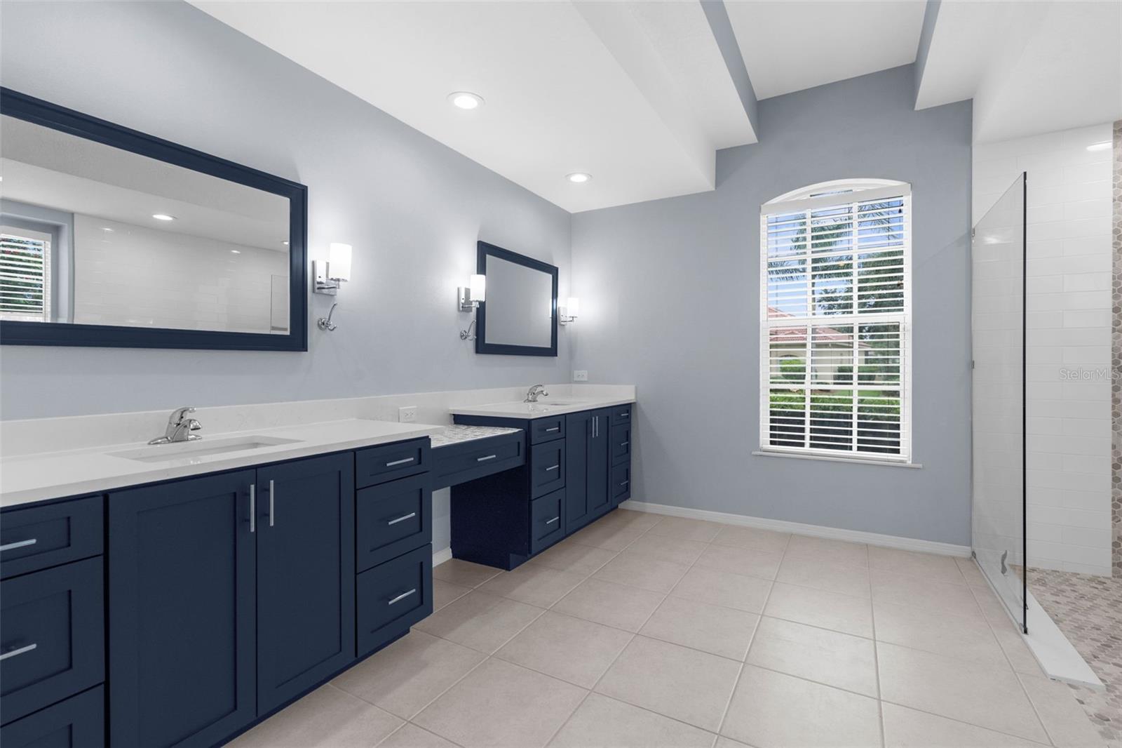 CALUSA LAKES - Residential