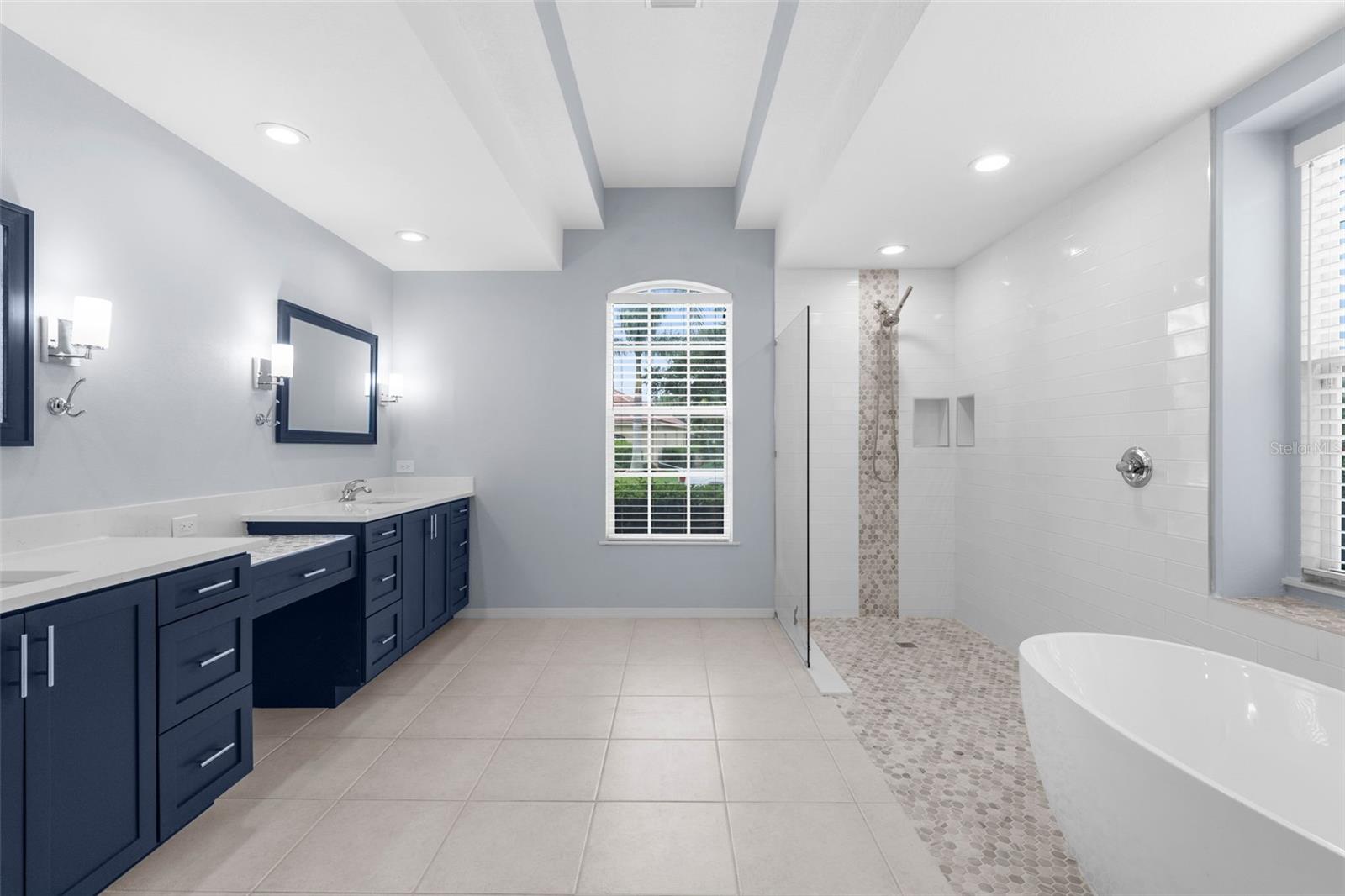 CALUSA LAKES - Residential