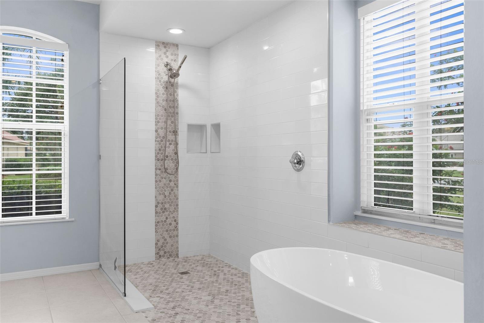 CALUSA LAKES - Residential