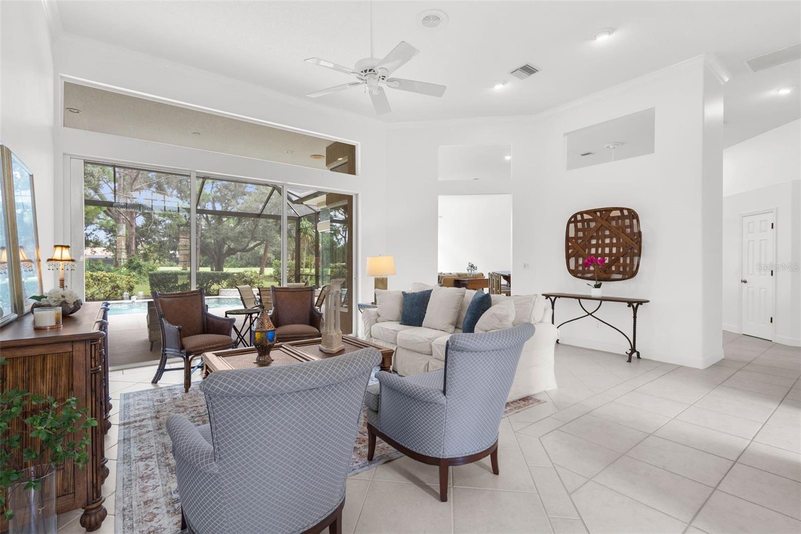 CALUSA LAKES - Residential