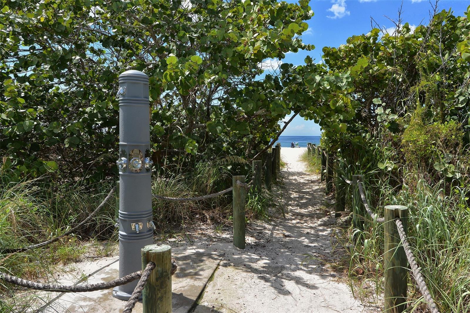 CALUSA LAKES - Residential