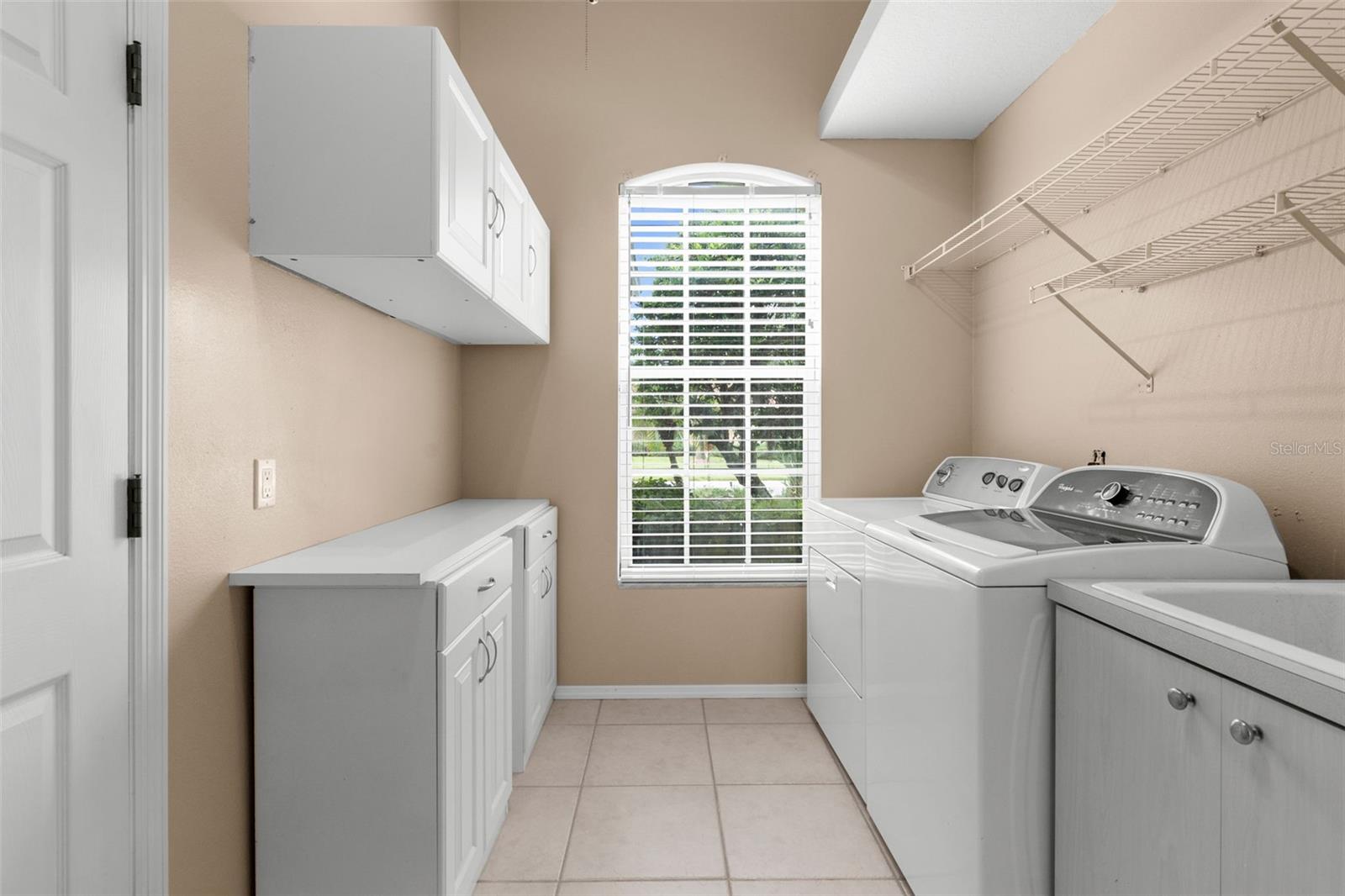 CALUSA LAKES - Residential