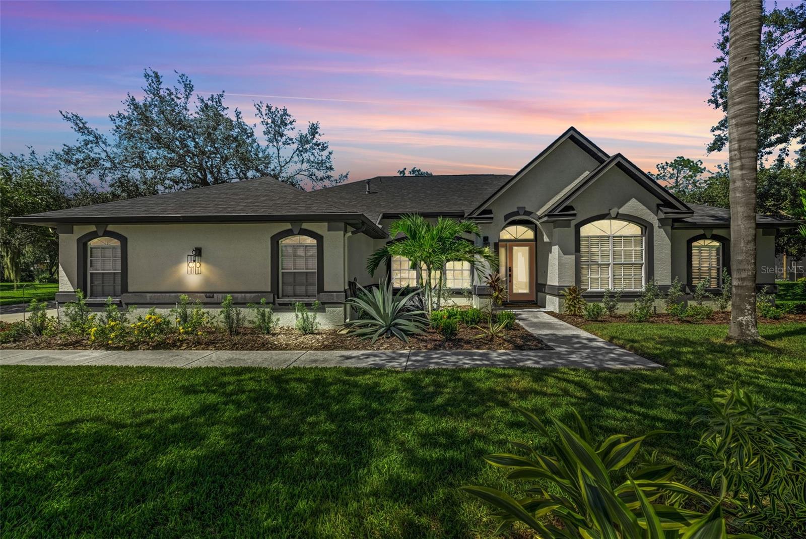 8804 CROSSWOOD COURT