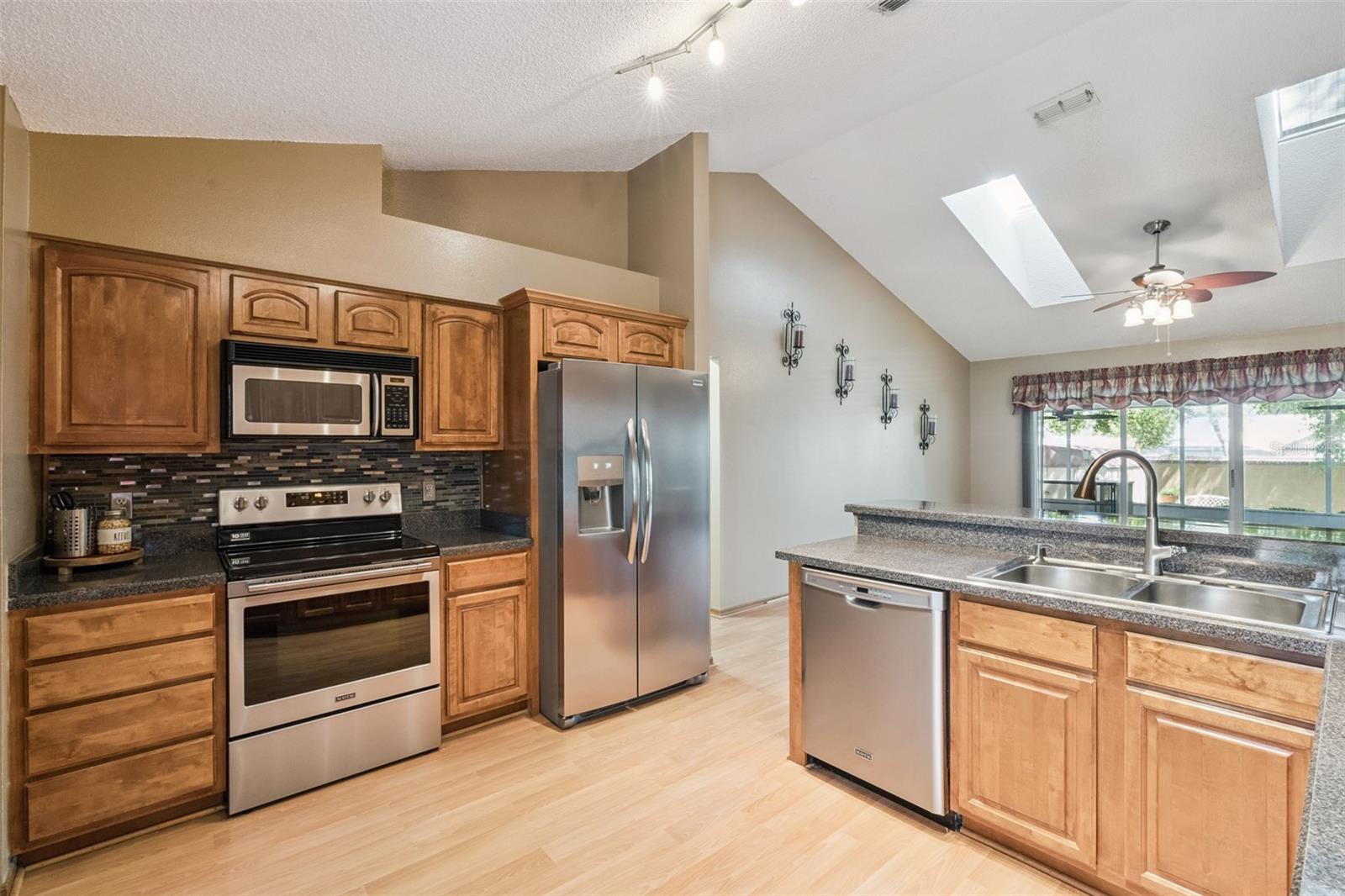 288 RINGWOOD DRIVE