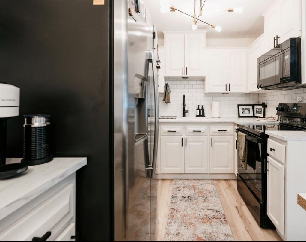 OAKELLARS - Residential Lease