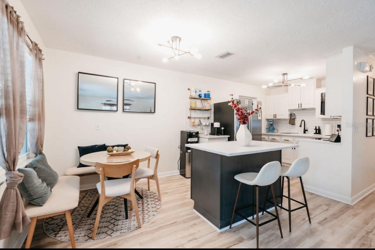 OAKELLARS - Residential Lease