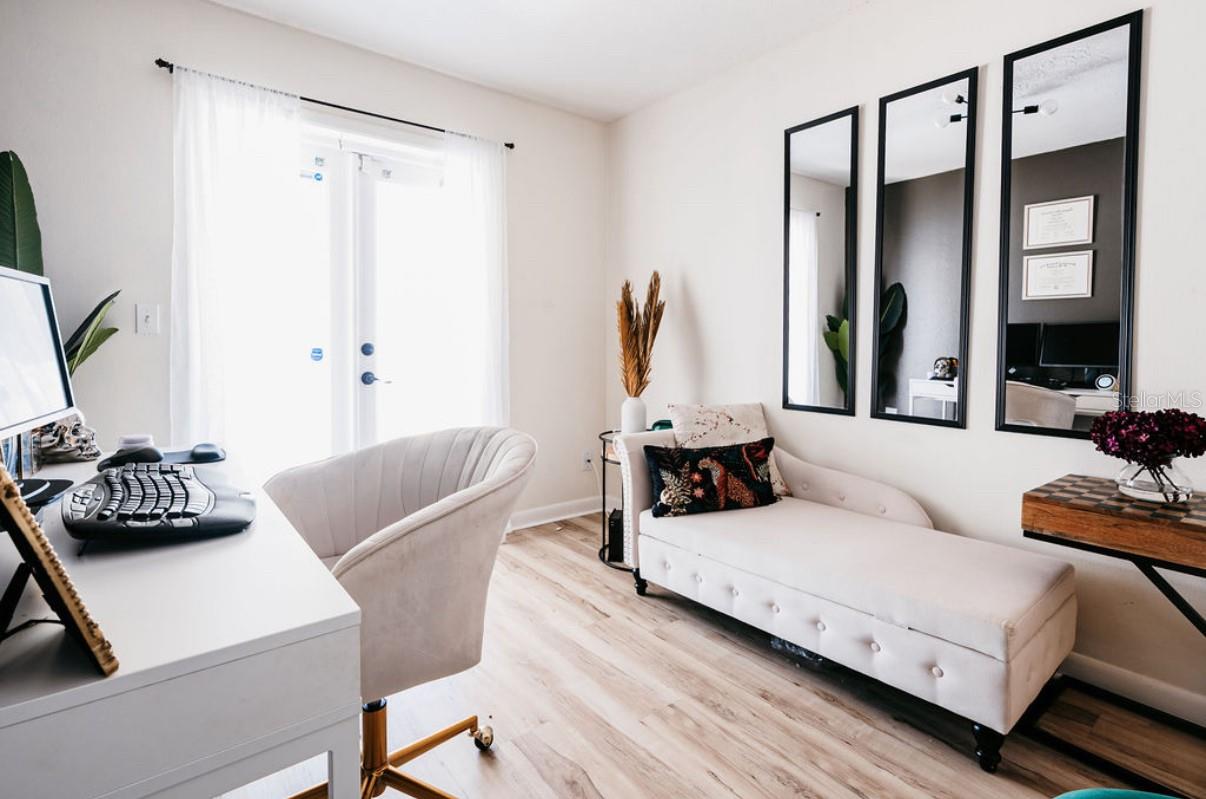 OAKELLARS - Residential Lease