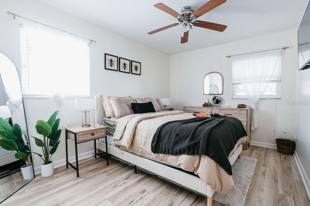 OAKELLARS - Residential Lease