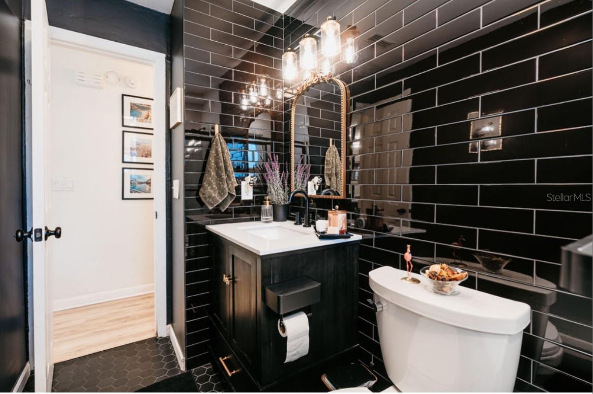 OAKELLARS - Residential Lease