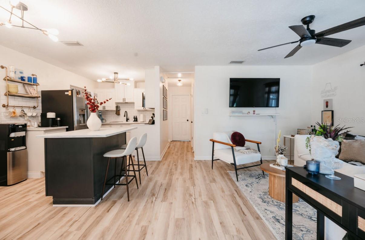 OAKELLARS - Residential Lease