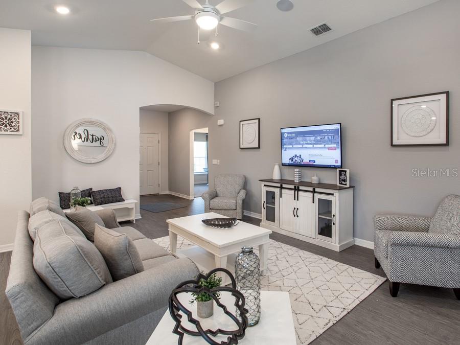 SUMMERCREST - Residential