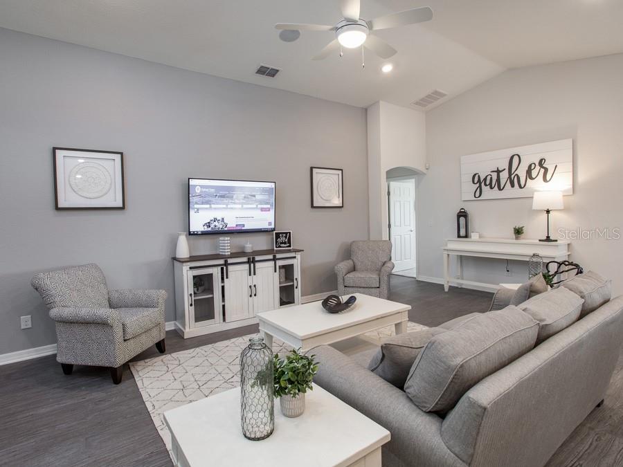 SUMMERCREST - Residential