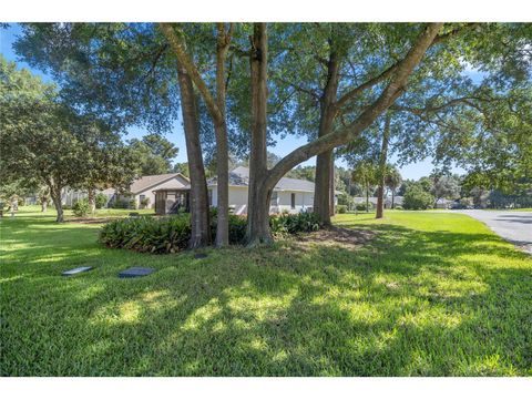 A home in DUNNELLON