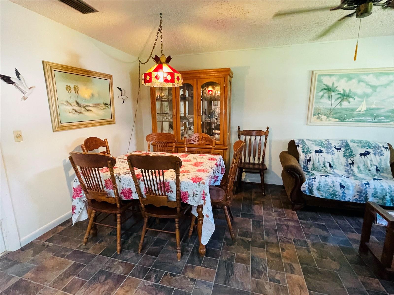 CIRCLE SQUARE WOODS - Residential