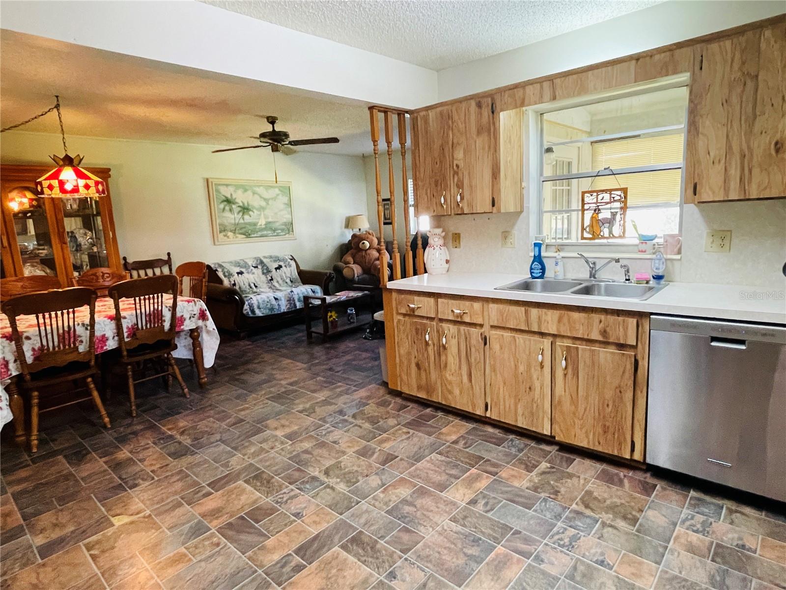 CIRCLE SQUARE WOODS - Residential