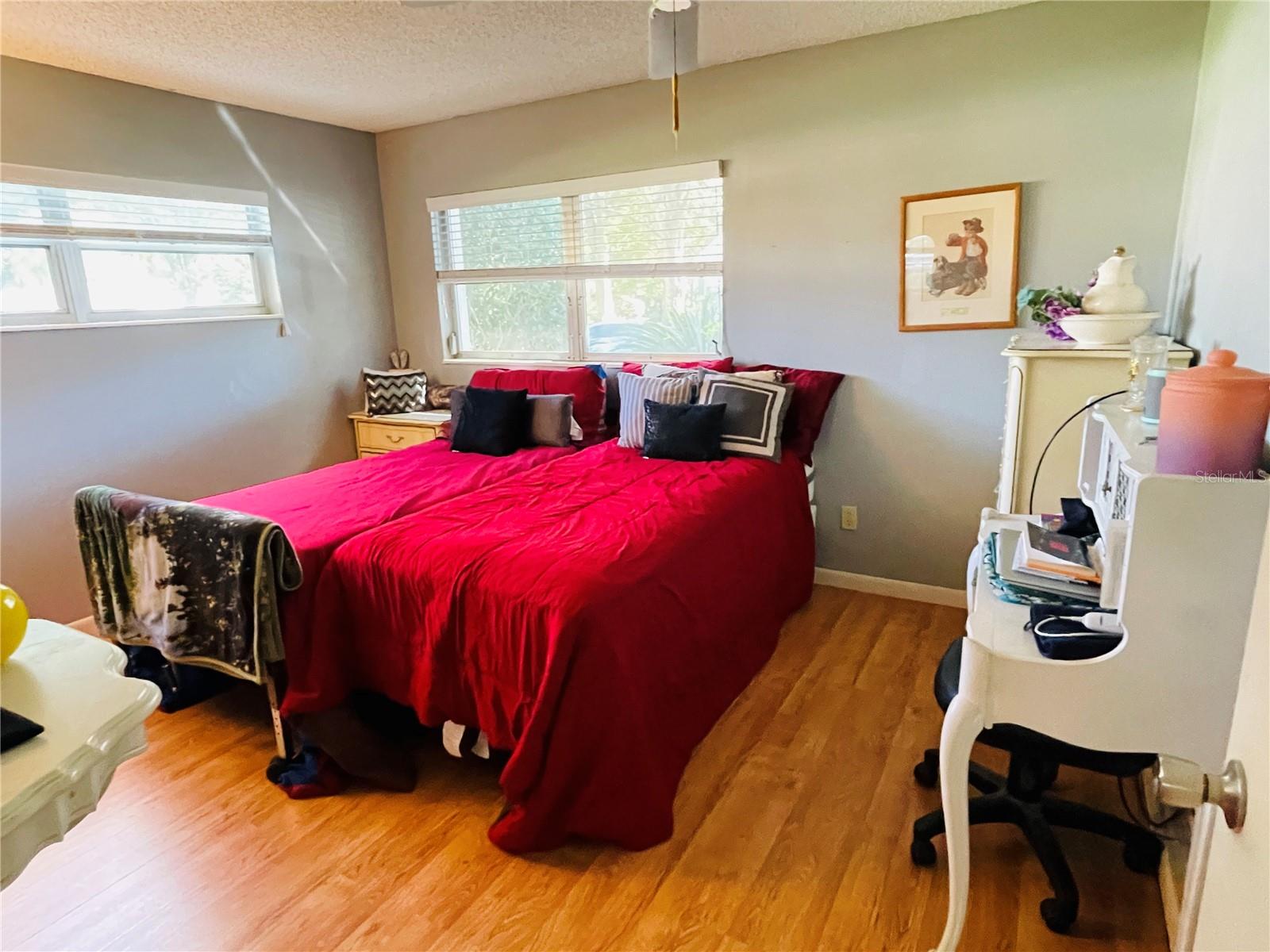 CIRCLE SQUARE WOODS - Residential
