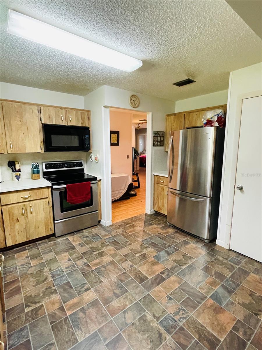 CIRCLE SQUARE WOODS - Residential