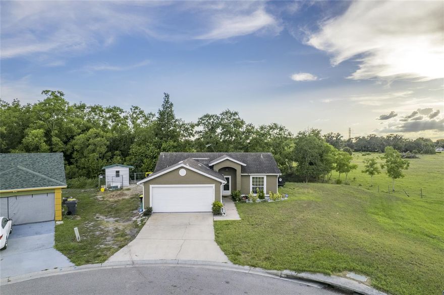 BACK TO THE MARKET! This beautiful 3 bedroom, 2 bathroom house is located on a cul-de-sac street with no neighbors on the rear or aside. The house is perfect for families who want to enjoy their privacy as it is located in a quiet neighborhood. The location is perfect with many shopping centers around and close to the I4. The house has been well-maintained and current owner has made important improvements in the back yard, also it has many features that will make you feel right at home. Come see this Perfect Starting home today!