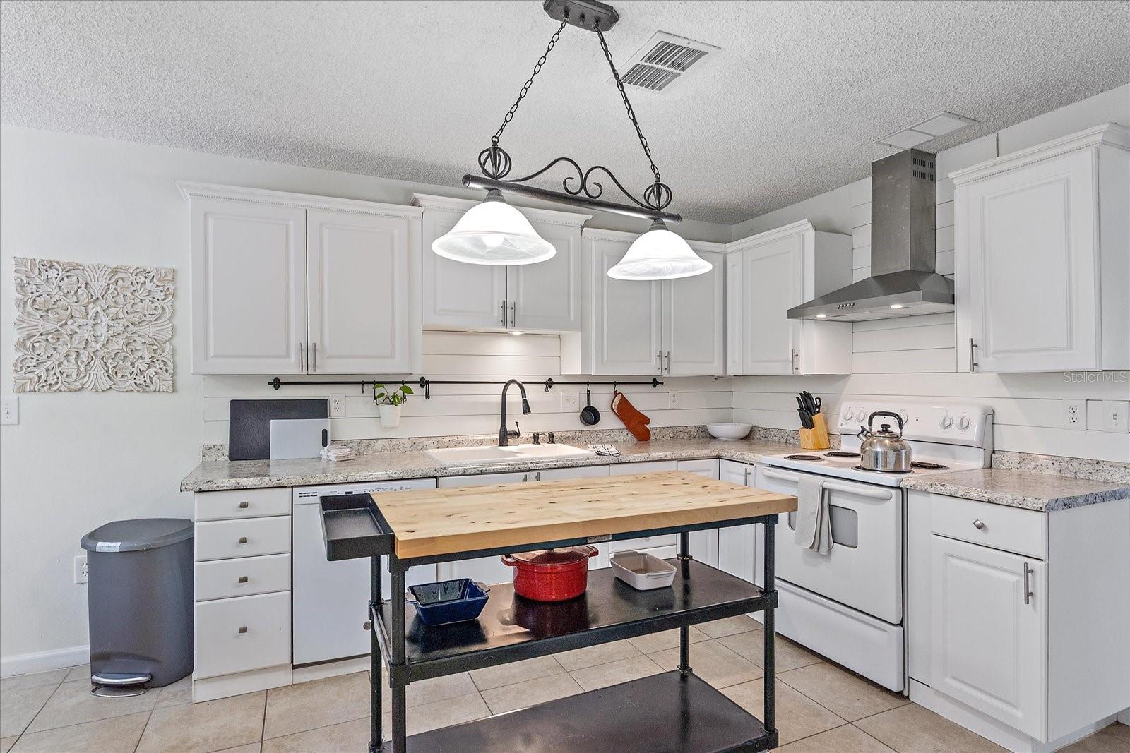 CEDAR CREEK - Residential