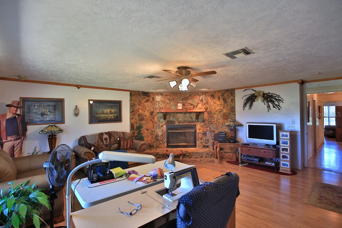 ACREAGE NON SUBDIVISION - Residential