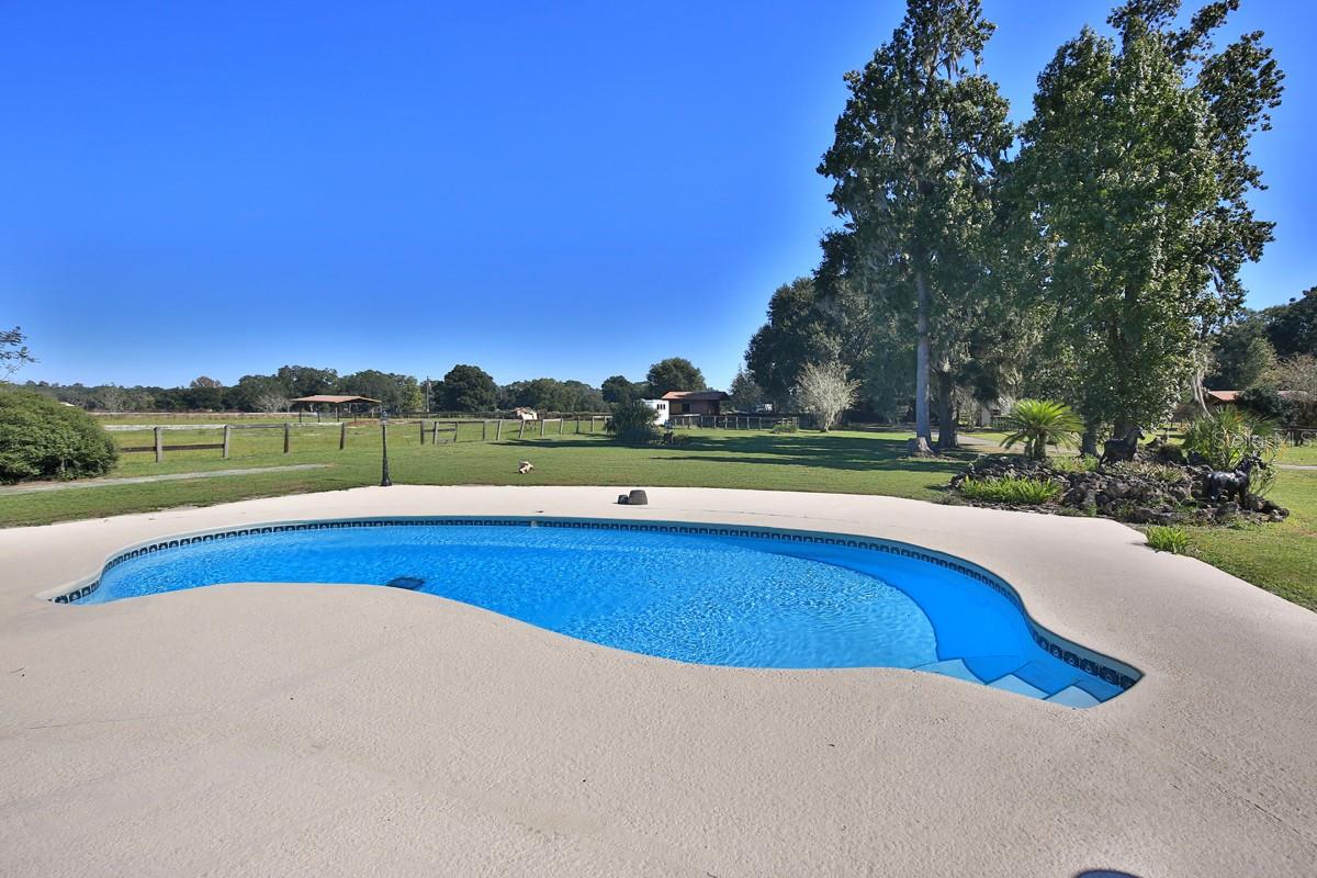 ACREAGE NON SUBDIVISION - Residential